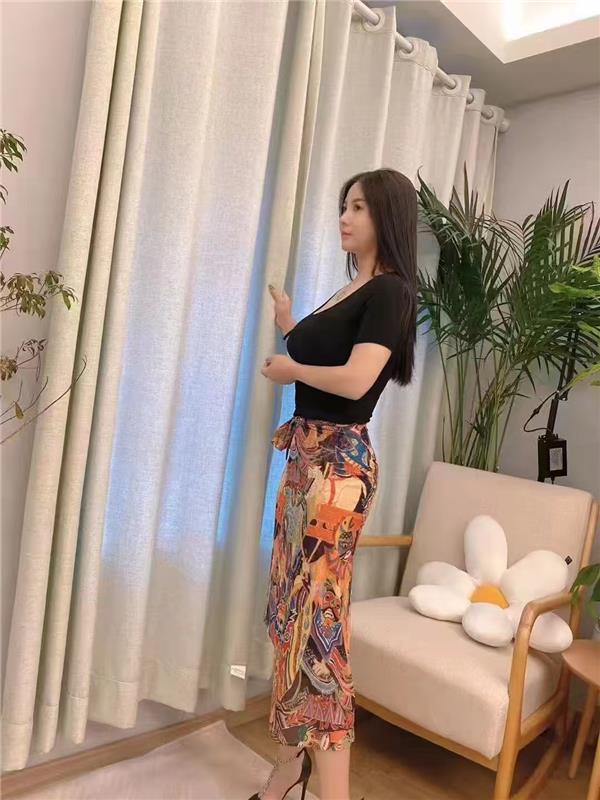 陕西-西安天然美乳御姐 丰满妩媚少妇，韵味十足-2.jpg